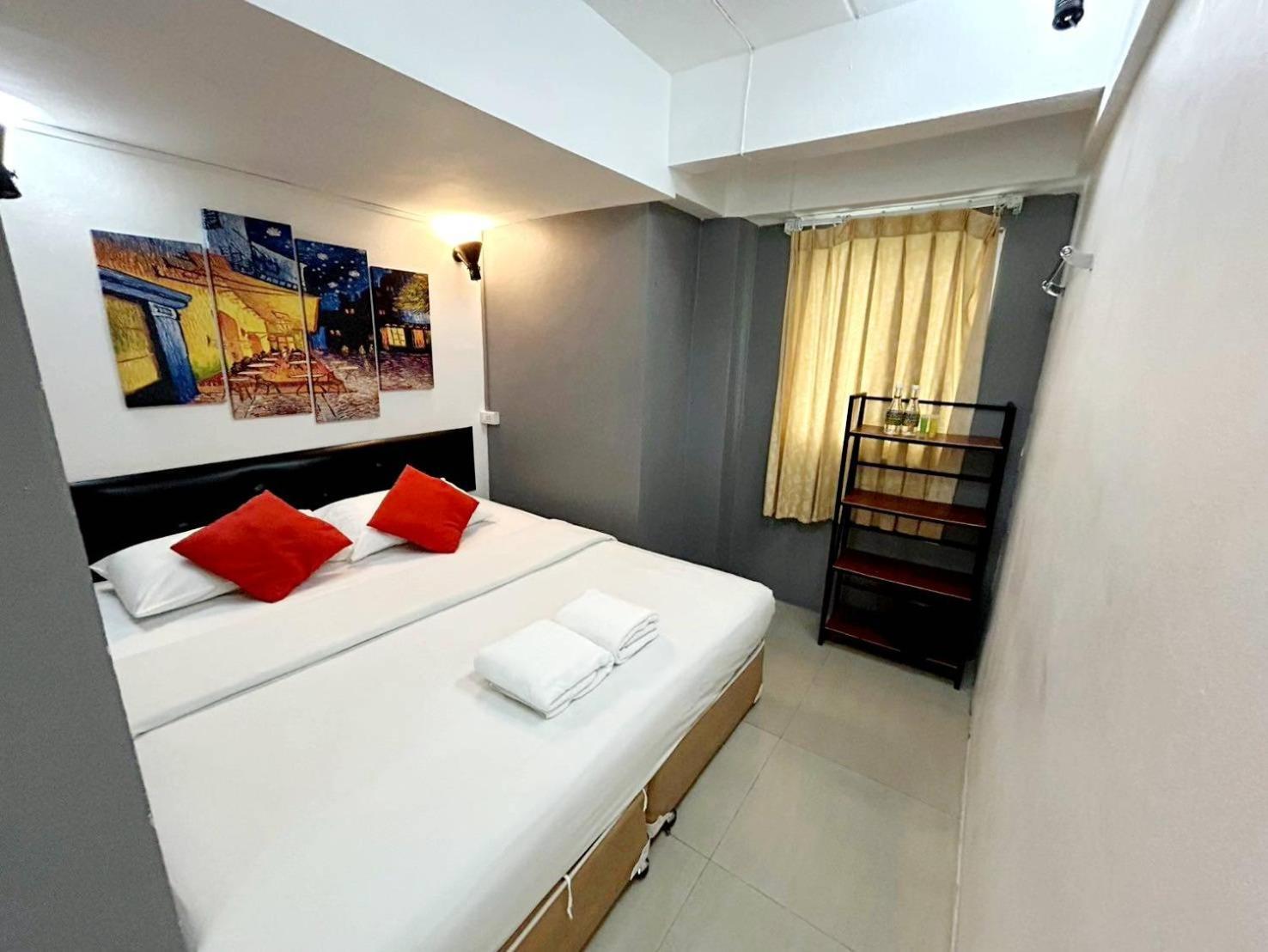 Casa Picasso Near Chabad House Hotel Bangkok Buitenkant foto