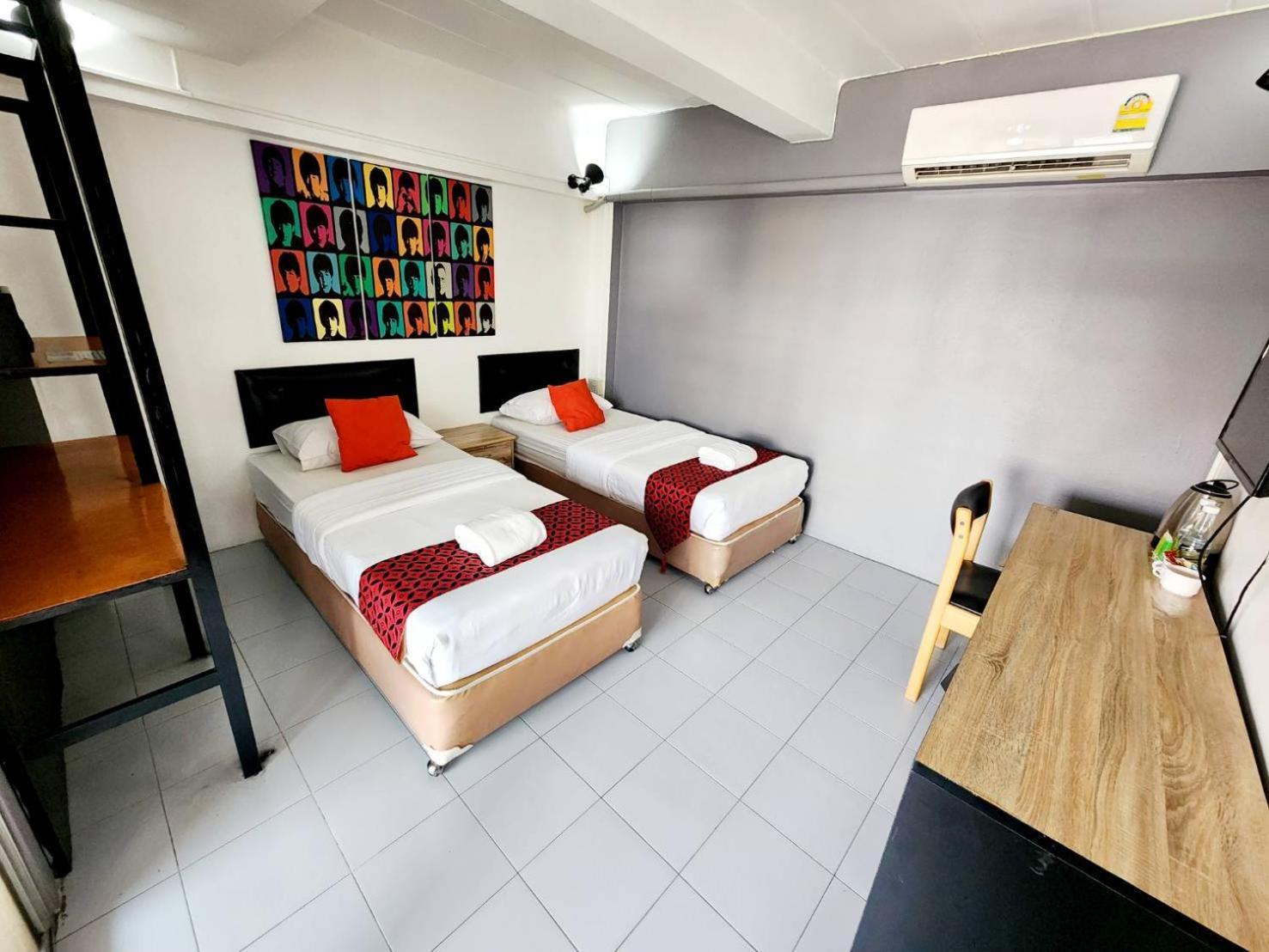 Casa Picasso Near Chabad House Hotel Bangkok Buitenkant foto