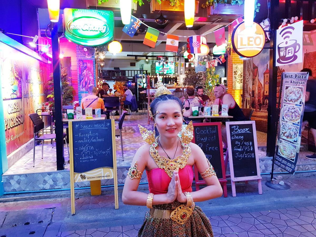 Casa Picasso Near Chabad House Hotel Bangkok Buitenkant foto
